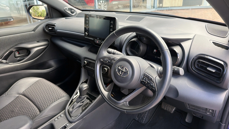 Toyota Yaris 1.5 Hybrid Dynamic 5dr CVT Hybrid Hatchback